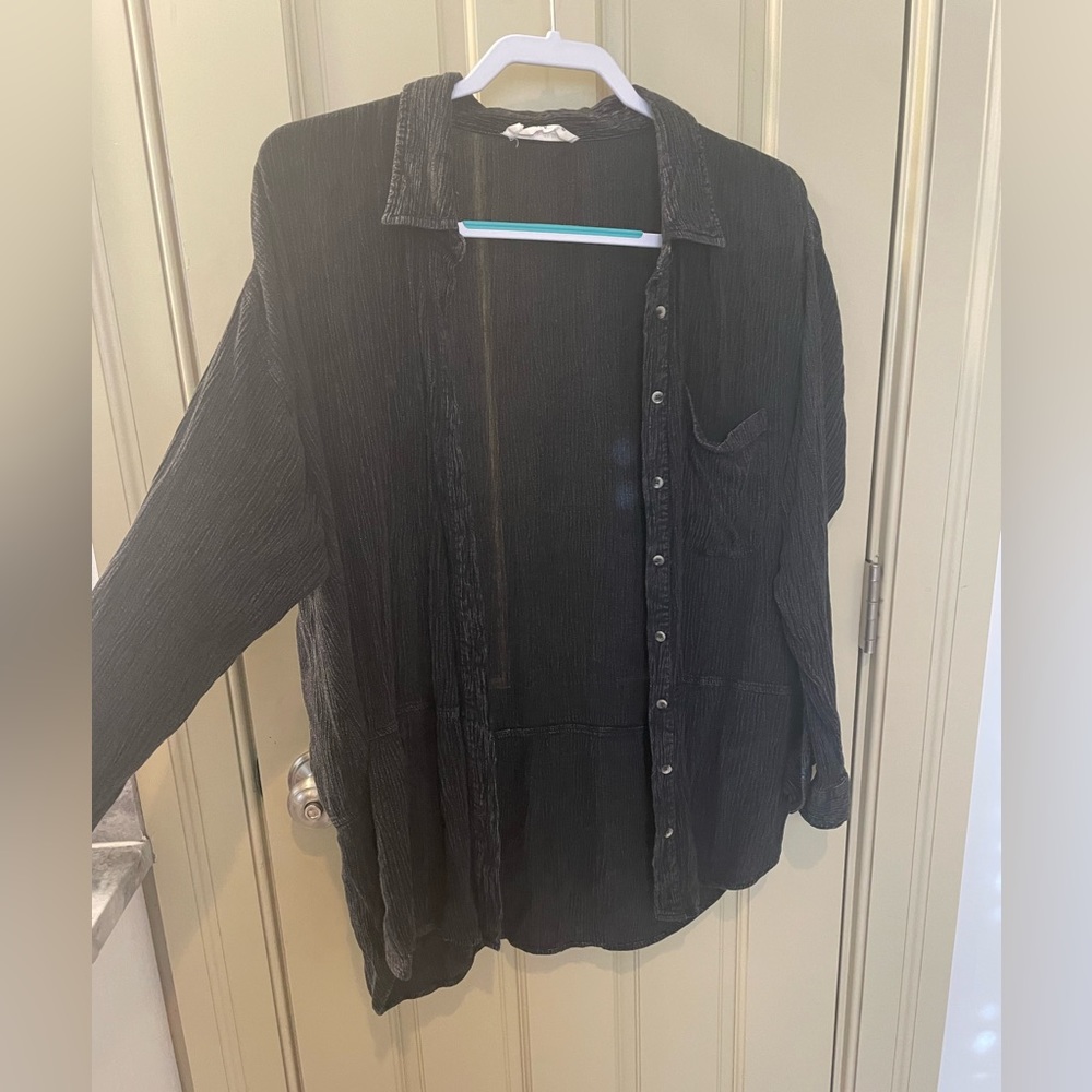 Molly Green button up cover shirt. Size S. Lightly worn